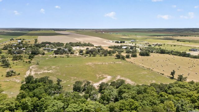 2634 County Road 4713, Lacoste, TX 78039