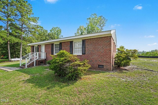 125 Surry Drive, Nashville, NC 27856