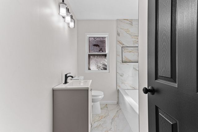 19711 Mansfield Street, Detroit, MI 48235