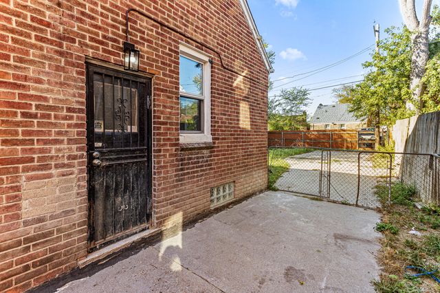 19711 Mansfield Street, Detroit, MI 48235