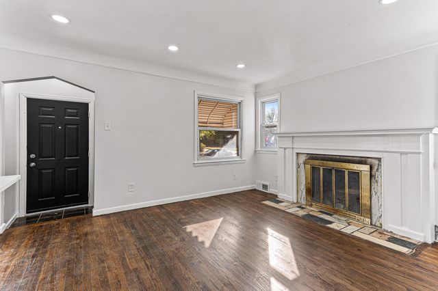 19711 Mansfield Street, Detroit, MI 48235