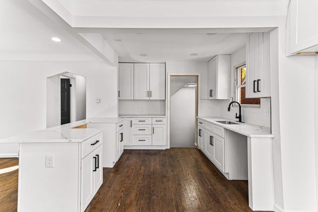 19711 Mansfield Street, Detroit, MI 48235