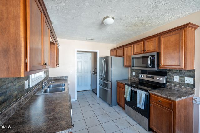 1476 Aultroy Drive, Fayetteville, NC 28306