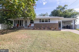 22 LAURIE WAY, Burlington, NJ 08016