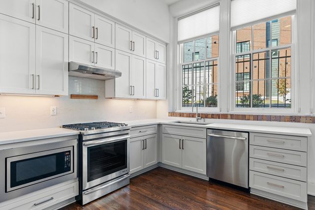 601 Madison St Apt 102, Nashville, TN 37208