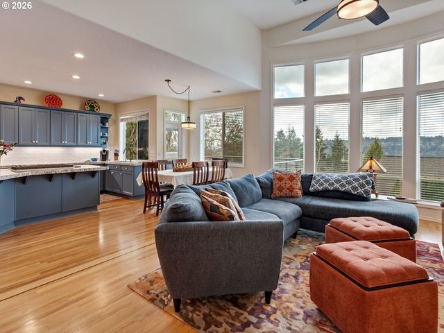 2130 ALPINE Dr, West Linn, OR 97068