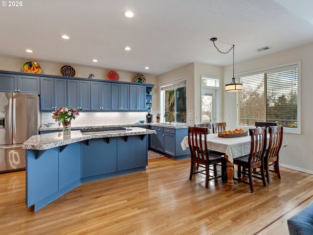 2130 ALPINE Dr, West Linn, OR 97068