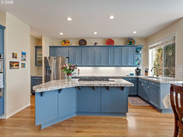 2130 ALPINE Dr, West Linn, OR 97068