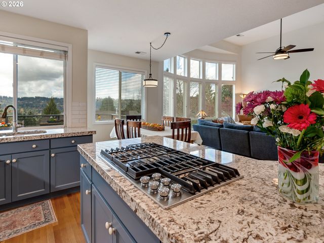 2130 ALPINE Dr, West Linn, OR 97068