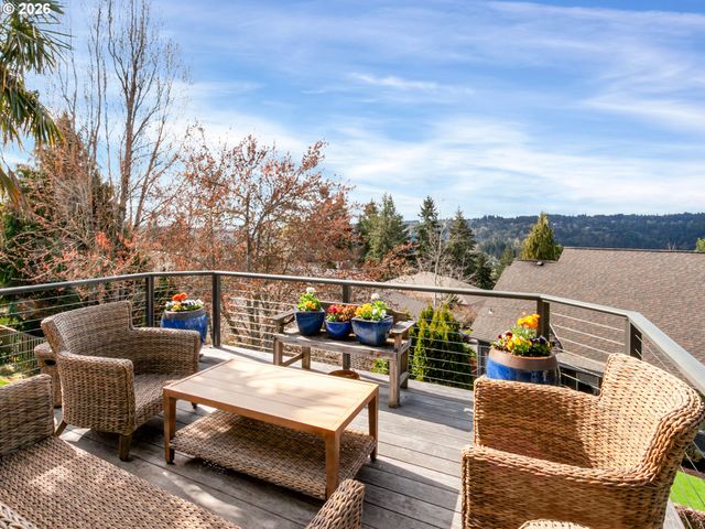 2130 ALPINE Dr, West Linn, OR 97068