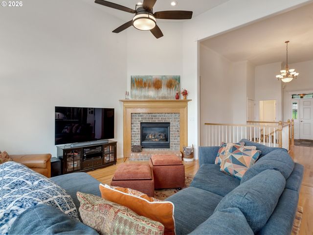 2130 ALPINE Dr, West Linn, OR 97068