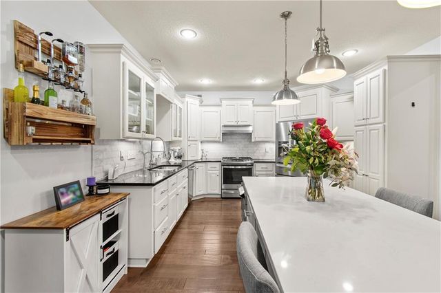 8119 NW Venita Street, Weatherby Lake, MO 64152