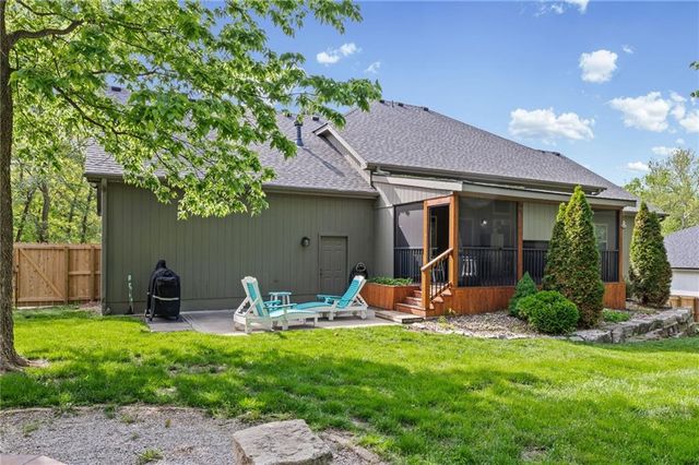 8119 NW Venita Street, Weatherby Lake, MO 64152