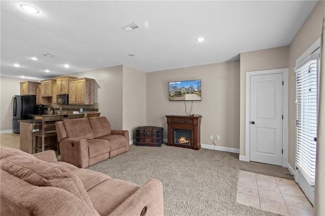 8119 NW Venita Street, Weatherby Lake, MO 64152