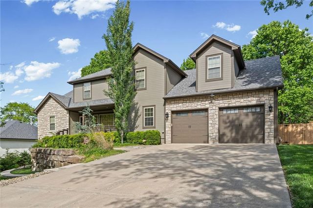 8119 NW Venita Street, Weatherby Lake, MO 64152