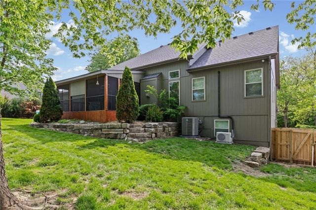 8119 NW Venita Street, Weatherby Lake, MO 64152