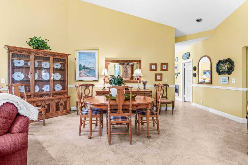 Image 10 of property listing at 5986 Vista Linda Lane, Boca Raton, FL 33433