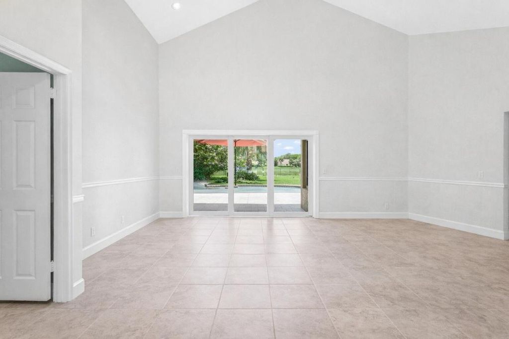 Image 11 of property listing at 5986 Vista Linda Lane, Boca Raton, FL 33433