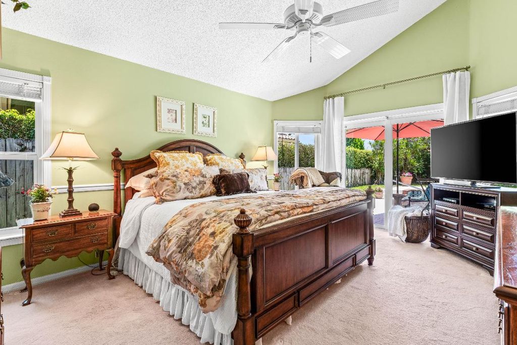 Image 16 of property listing at 5986 Vista Linda Lane, Boca Raton, FL 33433