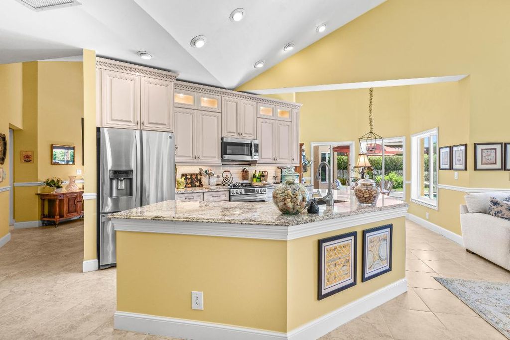 Image 2 of property listing at 5986 Vista Linda Lane, Boca Raton, FL 33433