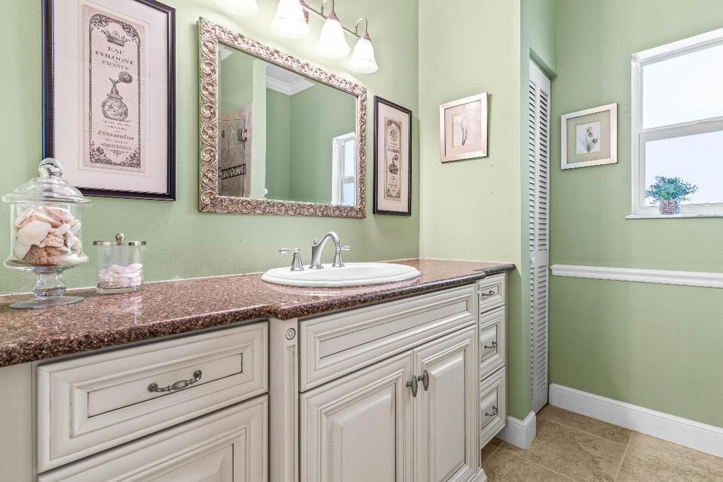 Image 20 of property listing at 5986 Vista Linda Lane, Boca Raton, FL 33433