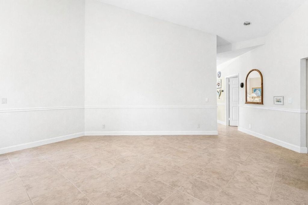 Image 9 of property listing at 5986 Vista Linda Lane, Boca Raton, FL 33433