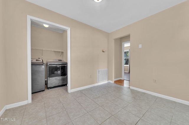 123 Hallborough Drive, Jonesborough, TN 37659