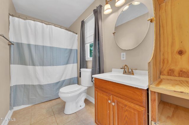 123 Hallborough Drive, Jonesborough, TN 37659