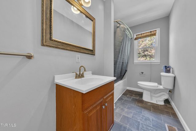 123 Hallborough Drive, Jonesborough, TN 37659