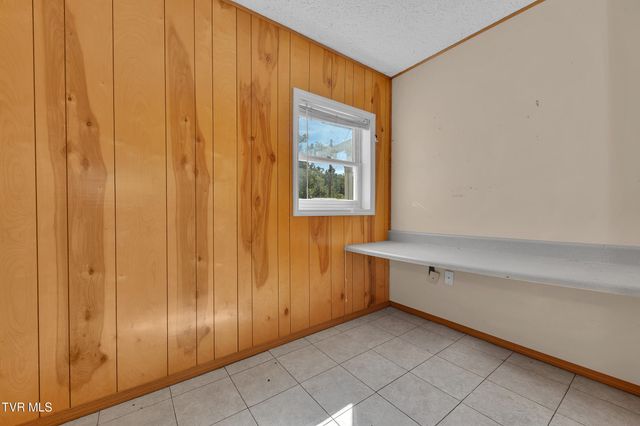 123 Hallborough Drive, Jonesborough, TN 37659