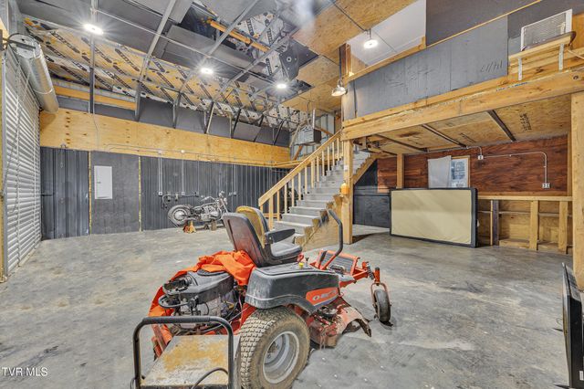 123 Hallborough Drive, Jonesborough, TN 37659