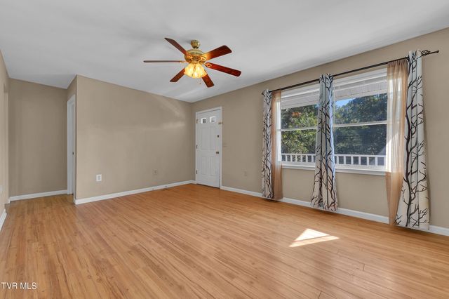 123 Hallborough Drive, Jonesborough, TN 37659