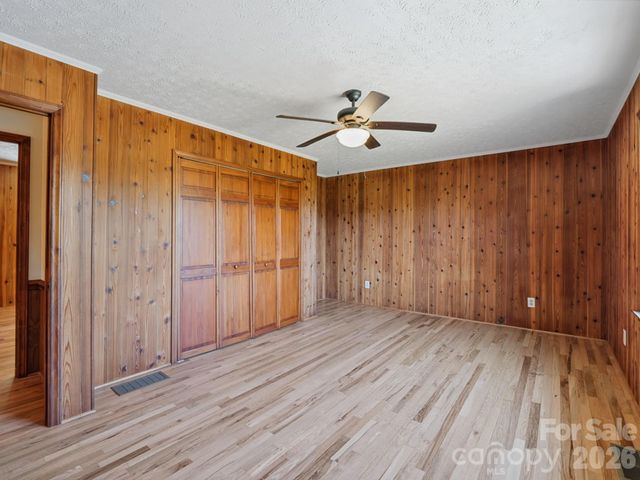 727 E Lyda Road, Hendersonville, NC 28792