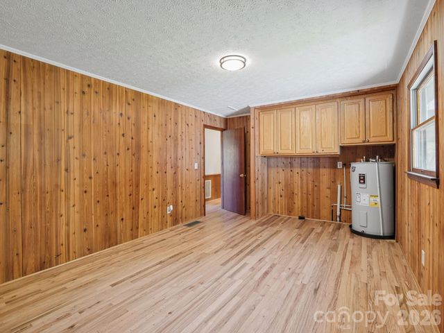 727 E Lyda Road, Hendersonville, NC 28792