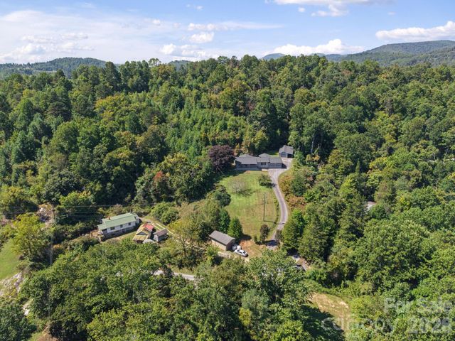 727 E Lyda Road, Hendersonville, NC 28792