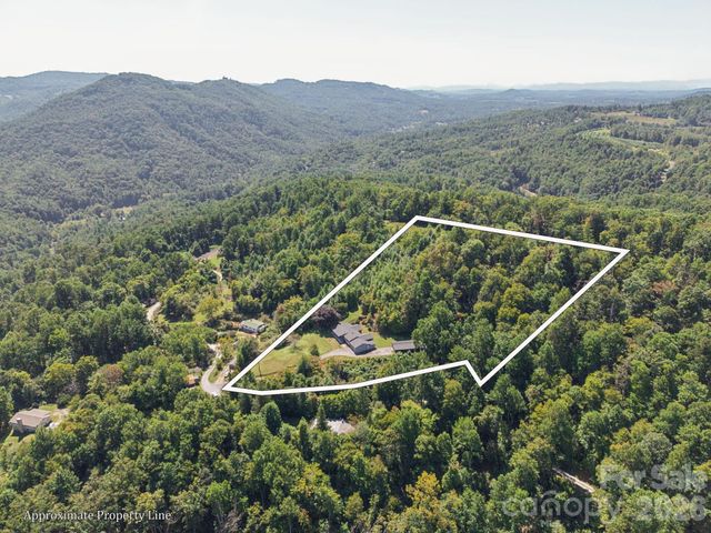 727 E Lyda Road, Hendersonville, NC 28792