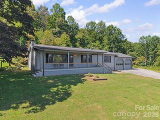 727 E Lyda Road, Hendersonville, NC 28792