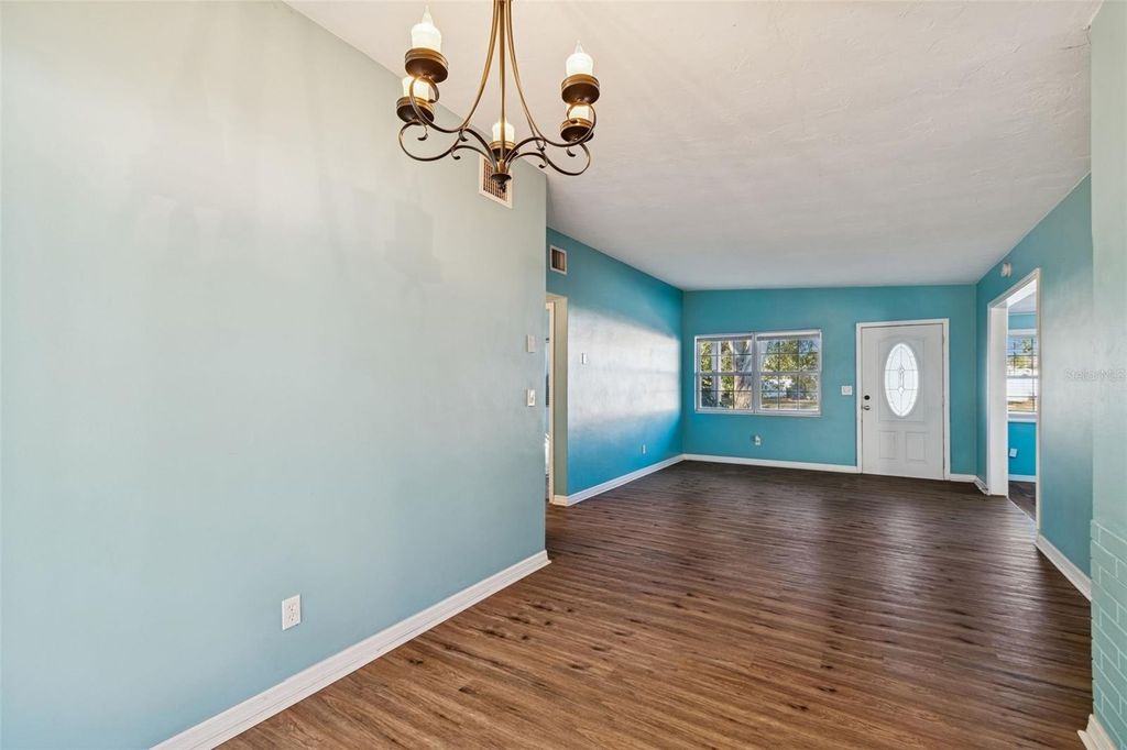 Image 12 of property listing at 255 WERTZ DRIVE, Largo, FL 33771