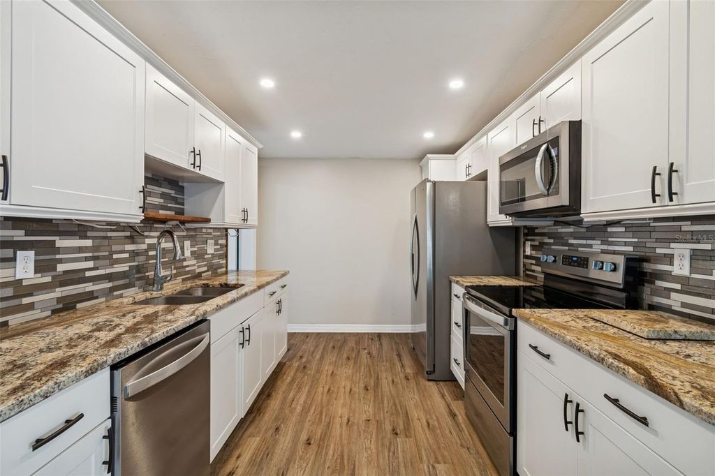 Image 13 of property listing at 255 WERTZ DRIVE, Largo, FL 33771