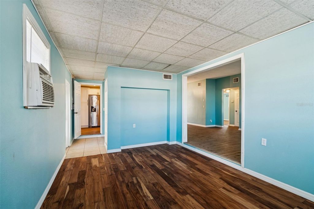 Image 17 of property listing at 255 WERTZ DRIVE, Largo, FL 33771