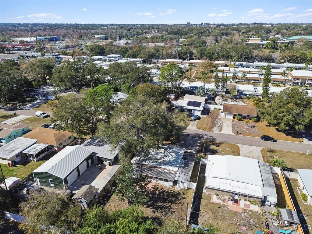 Image 33 of property listing at 255 WERTZ DRIVE, Largo, FL 33771