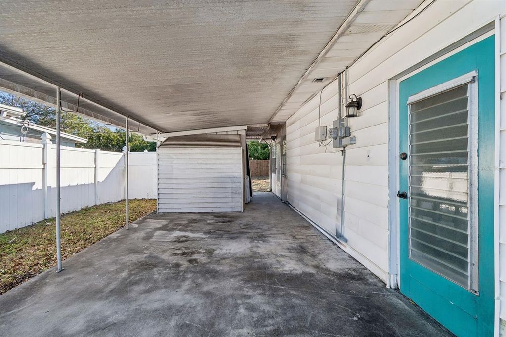 Image 5 of property listing at 255 WERTZ DRIVE, Largo, FL 33771