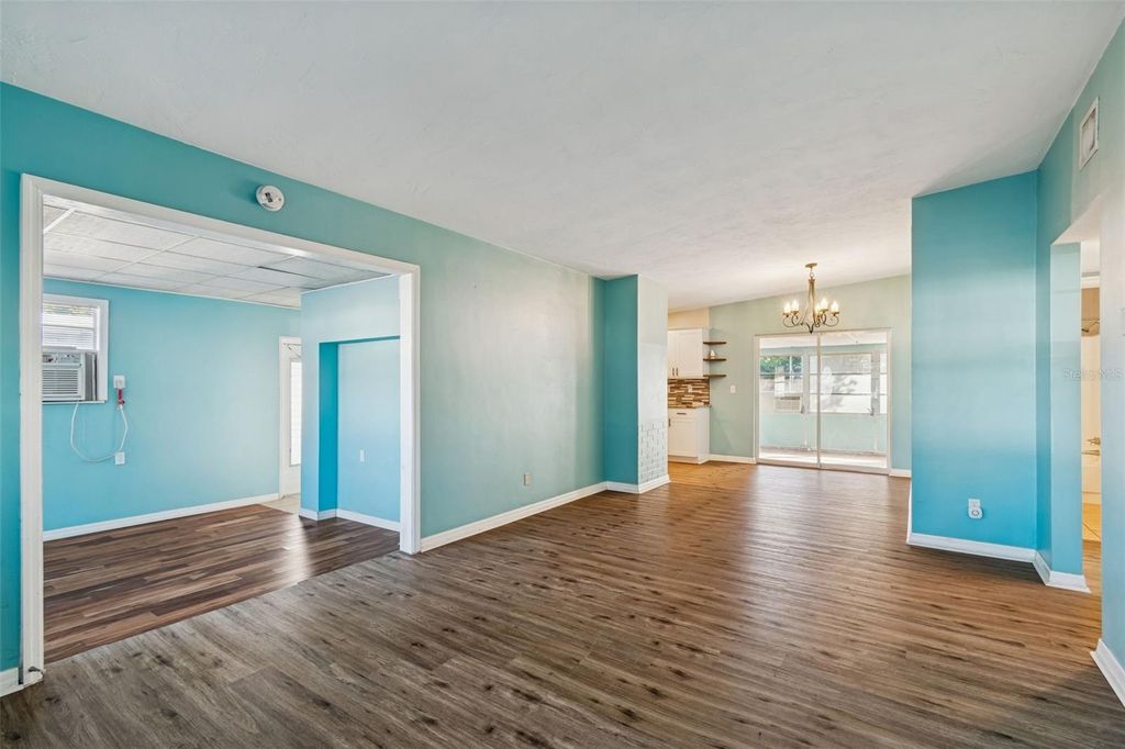 Image 7 of property listing at 255 WERTZ DRIVE, Largo, FL 33771