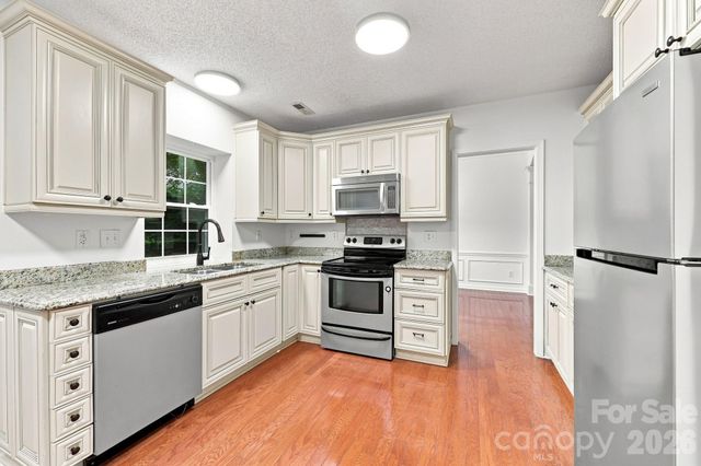 6004 Elm Cove Lane, Charlotte, NC 28269