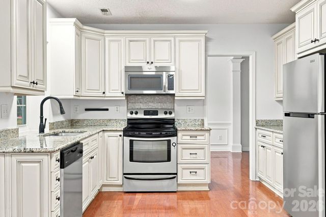 6004 Elm Cove Lane, Charlotte, NC 28269