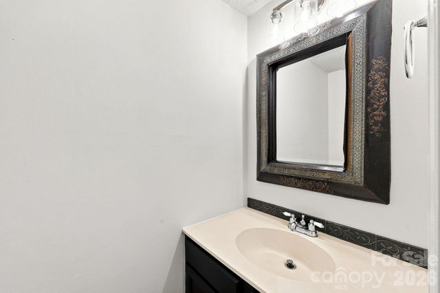 6004 Elm Cove Lane, Charlotte, NC 28269