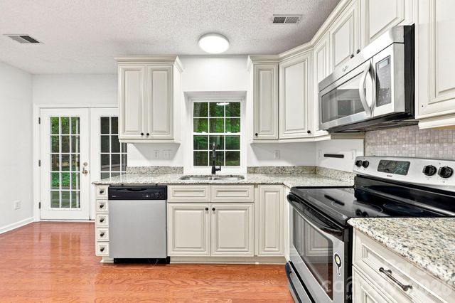 6004 Elm Cove Lane, Charlotte, NC 28269