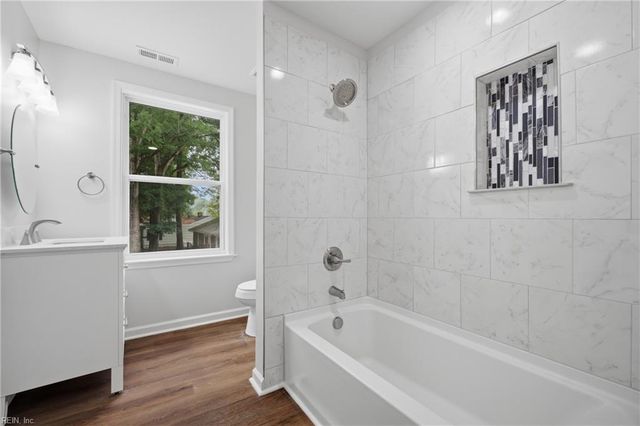 113 Shoe LN, Newport News, VA 23606