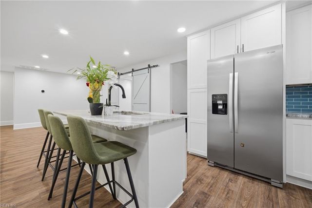 113 Shoe LN, Newport News, VA 23606