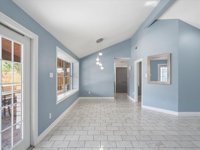 2324 Cripple Creek Drive, Arlington, TX 76014